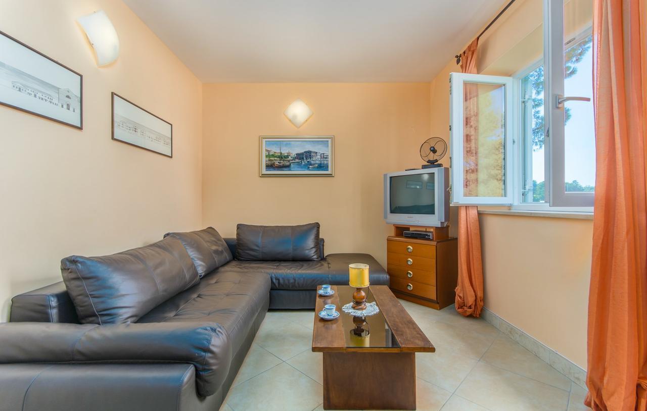 Apartment Riva Пореч Экстерьер фото