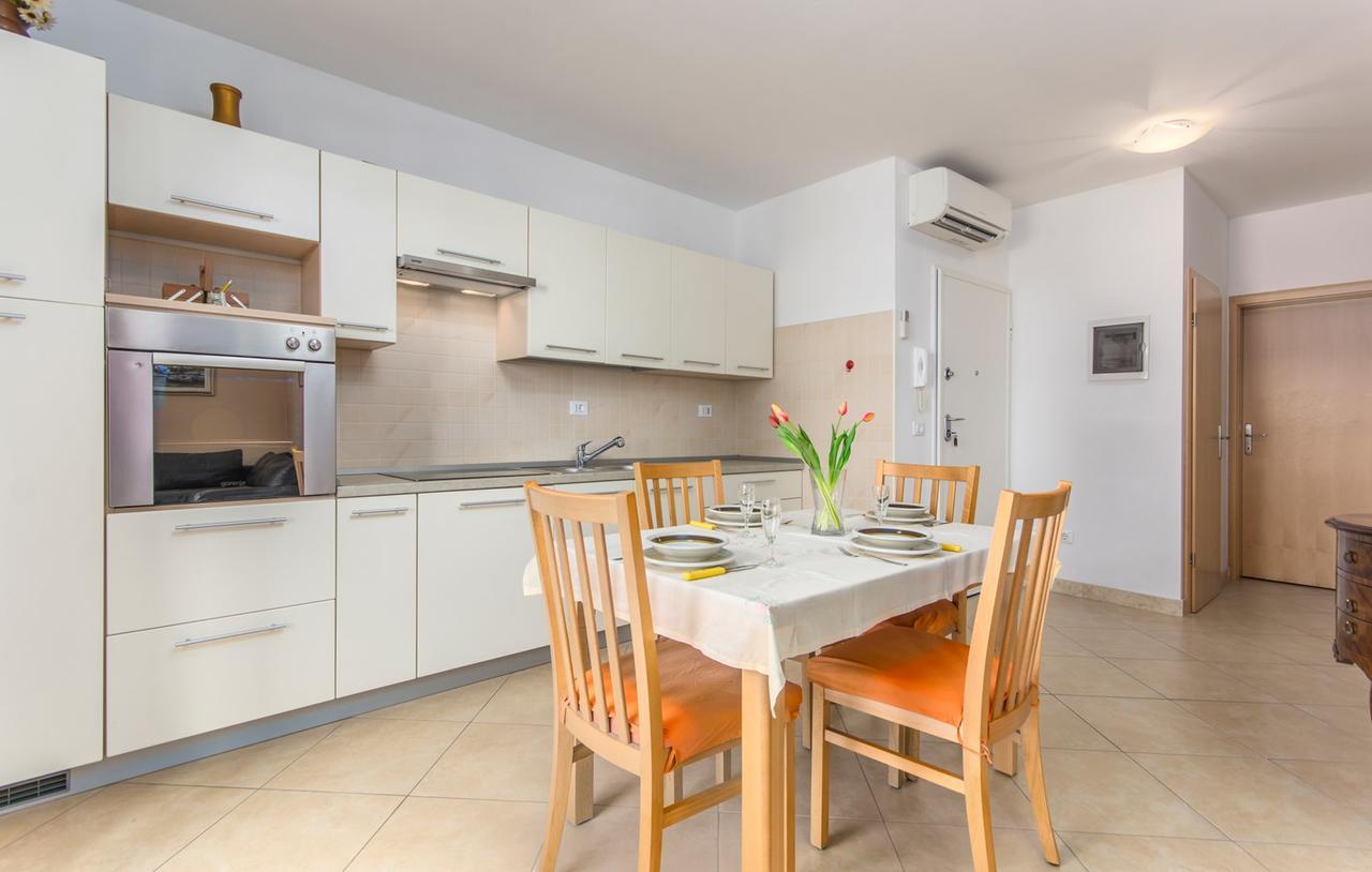 Apartment Riva Пореч Экстерьер фото